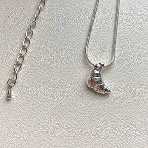 Silver croissant Pendant Necklace